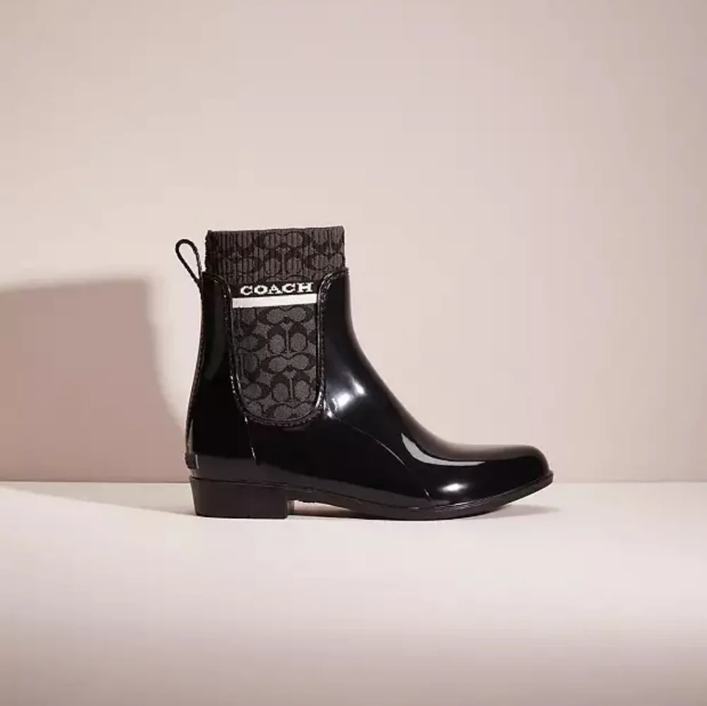 Coach rainboots run small - Picture 7 of 7